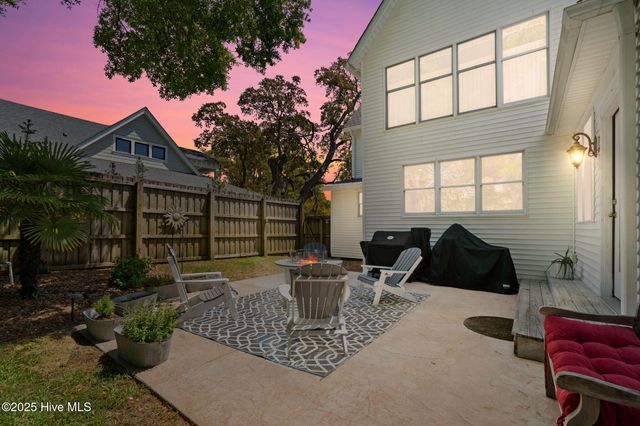 210 W West Street, Southport, NC 28461