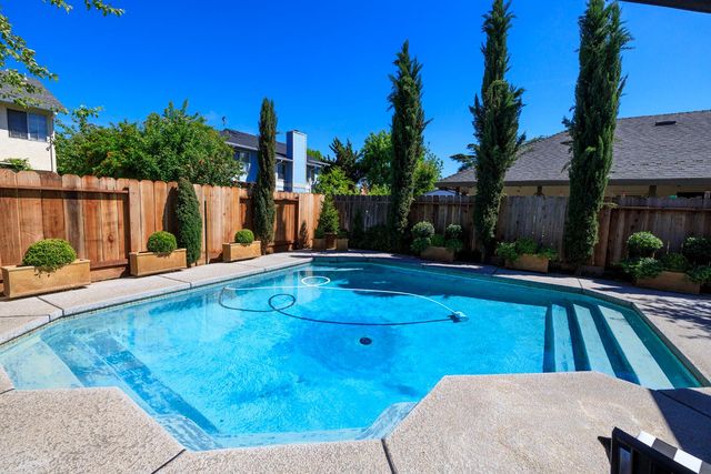 2420 Colorado, Turlock, CA 95382