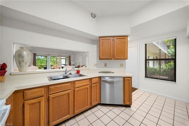 1833 Courtyard WAY 105, Naples, FL 34112