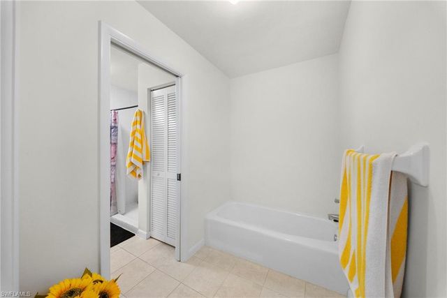 1833 Courtyard WAY 105, Naples, FL 34112