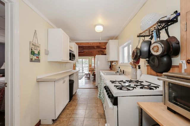 24 Lake View Road, Epsom, NH 03234