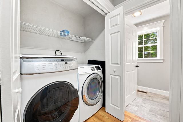 25 Greenbriar Dr, Shrewsbury, MA 01545