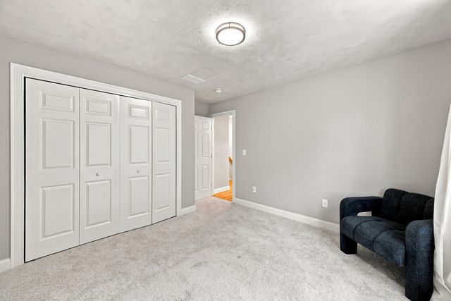 25 Greenbriar Dr, Shrewsbury, MA 01545