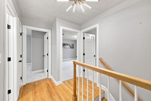 25 Greenbriar Dr, Shrewsbury, MA 01545