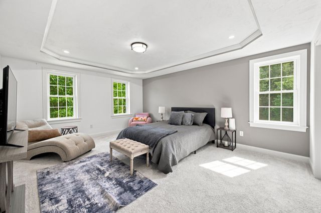 25 Greenbriar Dr, Shrewsbury, MA 01545
