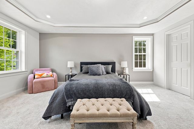 25 Greenbriar Dr, Shrewsbury, MA 01545