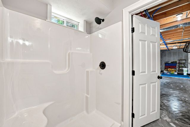 25 Greenbriar Dr, Shrewsbury, MA 01545