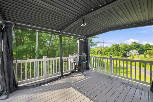 25 Greenbriar Dr, Shrewsbury, MA 01545