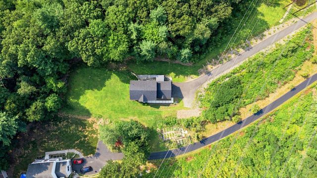 25 Greenbriar Dr, Shrewsbury, MA 01545