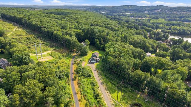 25 Greenbriar Dr, Shrewsbury, MA 01545
