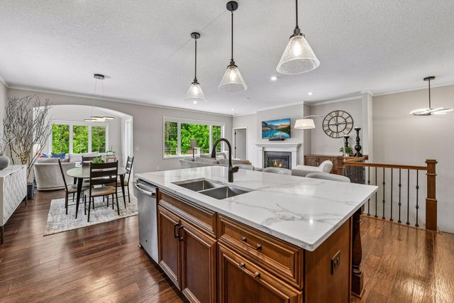 4258 Creekside Way, Minnetrista, MN 55331