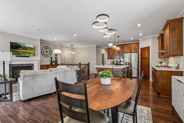 4258 Creekside Way, Minnetrista, MN 55331