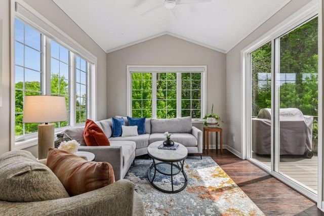 4258 Creekside Way, Minnetrista, MN 55331