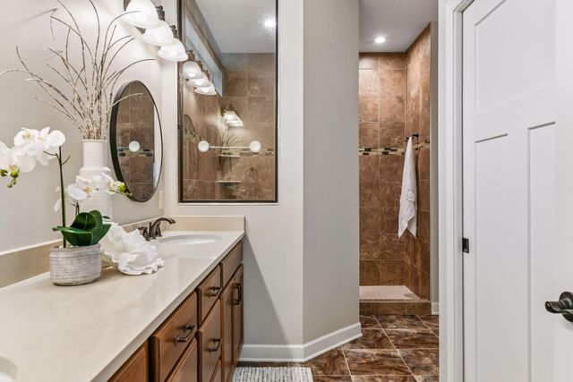 4258 Creekside Way, Minnetrista, MN 55331