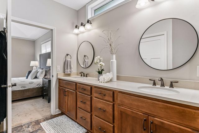 4258 Creekside Way, Minnetrista, MN 55331