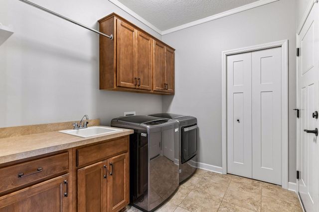 4258 Creekside Way, Minnetrista, MN 55331