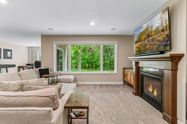 4258 Creekside Way, Minnetrista, MN 55331