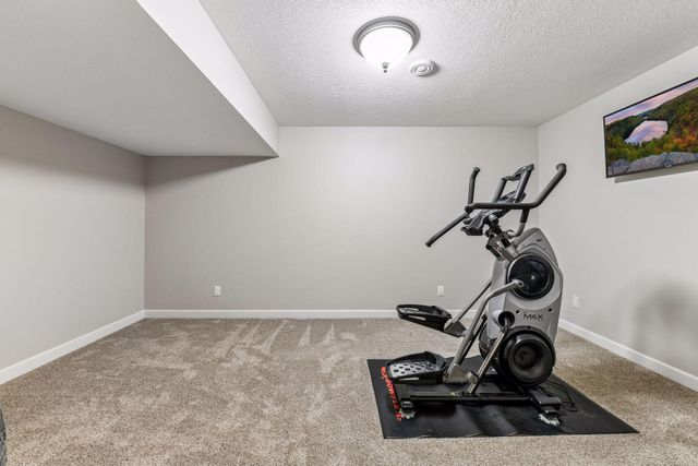 4258 Creekside Way, Minnetrista, MN 55331
