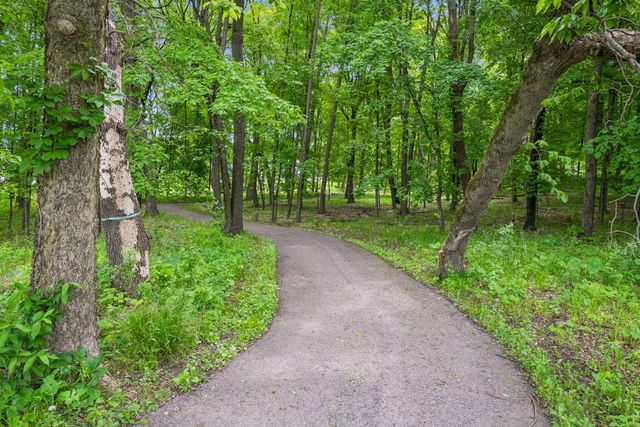 4258 Creekside Way, Minnetrista, MN 55331