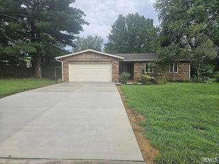 7811 Ridgemont Drive, Newburgh, IN 47630