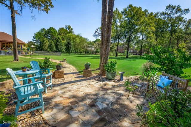 2002 N Cross Drive, Shreveport, LA 71107
