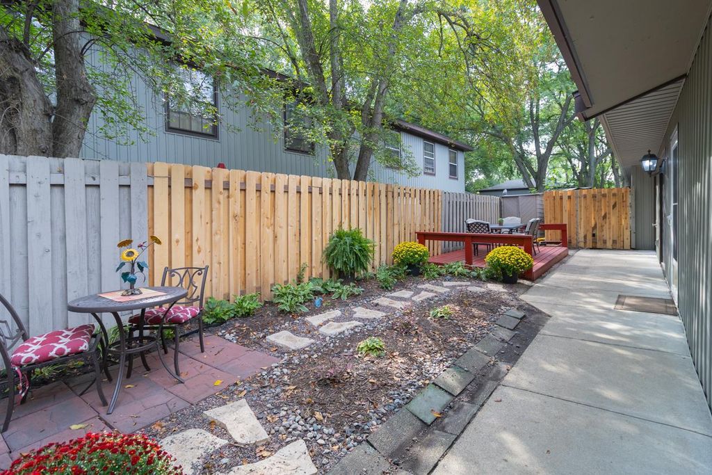 2430 Unity Avenue N, Golden Valley, MN 55422
