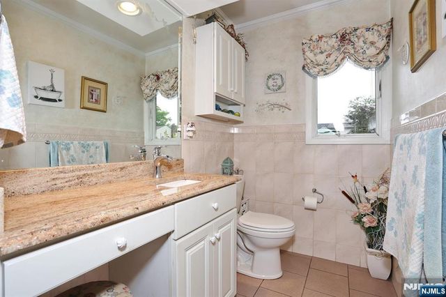 393 New Bridge Road, Bergenfield, NJ 07621