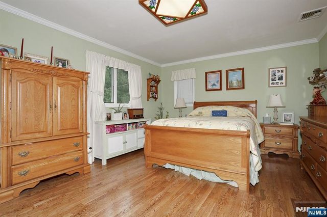 393 New Bridge Road, Bergenfield, NJ 07621