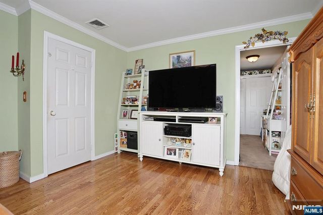 393 New Bridge Road, Bergenfield, NJ 07621