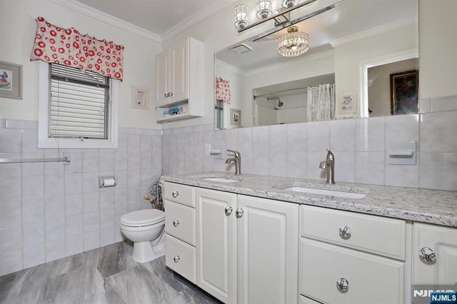 393 New Bridge Road, Bergenfield, NJ 07621