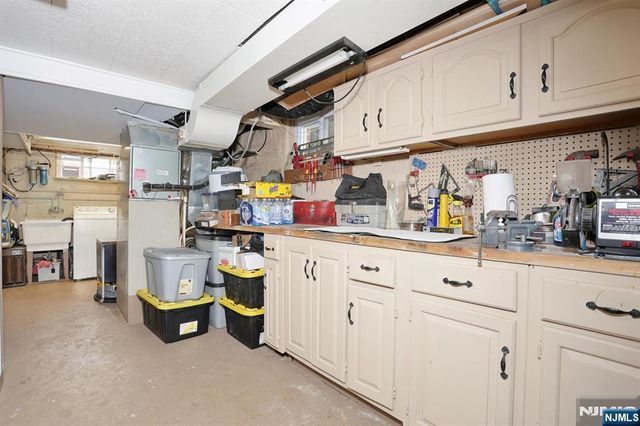 393 New Bridge Road, Bergenfield, NJ 07621