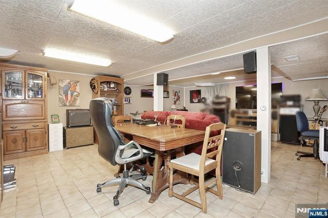 393 New Bridge Road, Bergenfield, NJ 07621