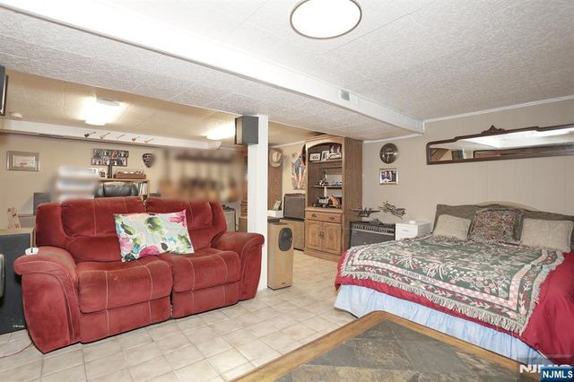 393 New Bridge Road, Bergenfield, NJ 07621