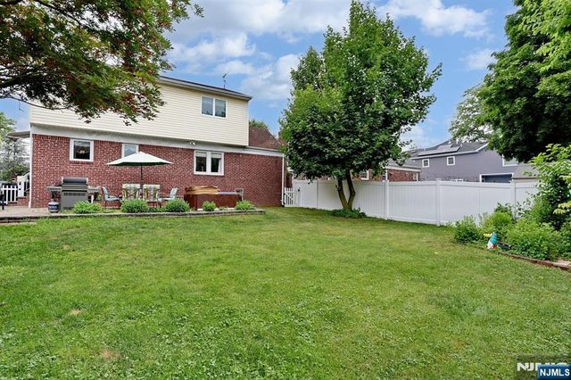 393 New Bridge Road, Bergenfield, NJ 07621