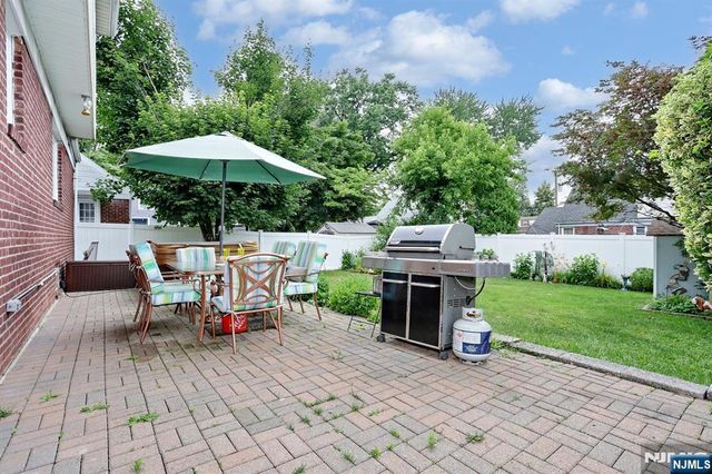 393 New Bridge Road, Bergenfield, NJ 07621