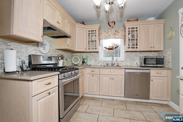 393 New Bridge Road, Bergenfield, NJ 07621