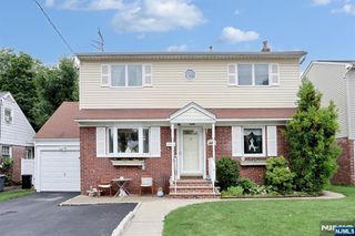 393 New Bridge Road, Bergenfield, NJ 07621