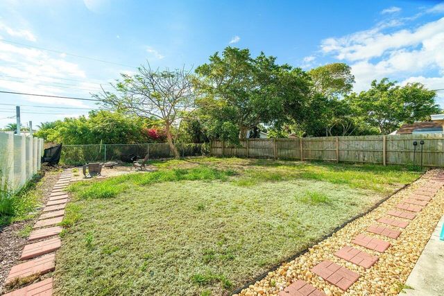 1114 S M Street, Lake Worth Beach, FL 33460