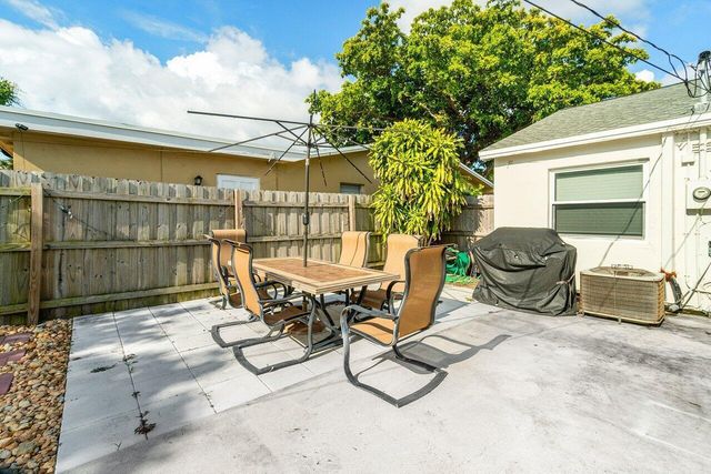 1114 S M Street, Lake Worth Beach, FL 33460