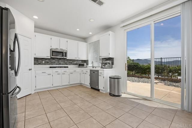 687 Glasgow Court, San Marcos, CA 92069