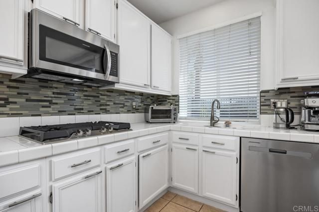 687 Glasgow Court, San Marcos, CA 92069