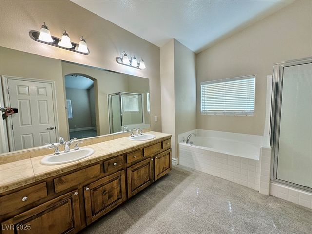 285 Caddy Bag Court, Las Vegas, NV 89148