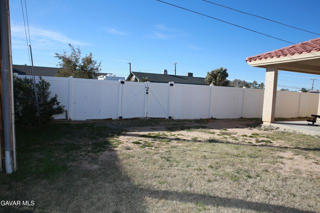 10600 Aspen Avenue, California City, CA 93505