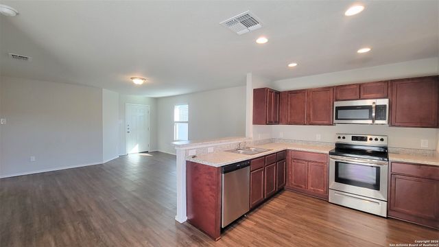 7136 Quarter Moon, Converse, TX 78109