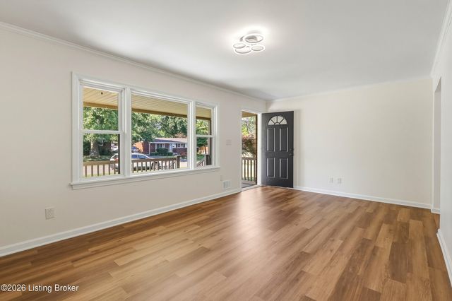 6021 Princess Way, Louisville, KY 40219