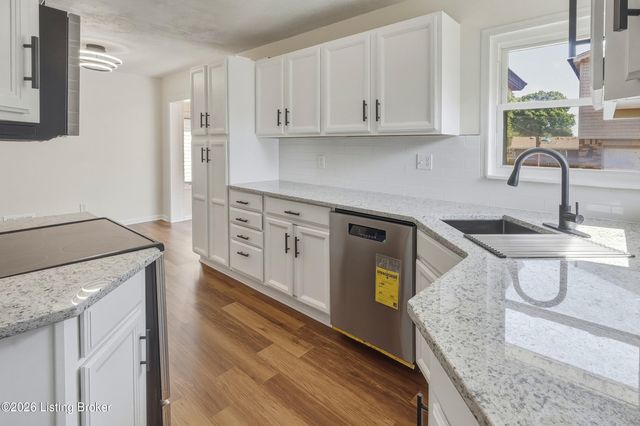 6021 Princess Way, Louisville, KY 40219