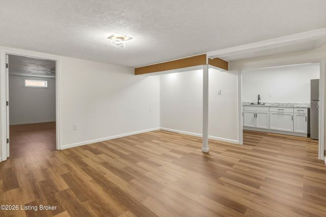 6021 Princess Way, Louisville, KY 40219