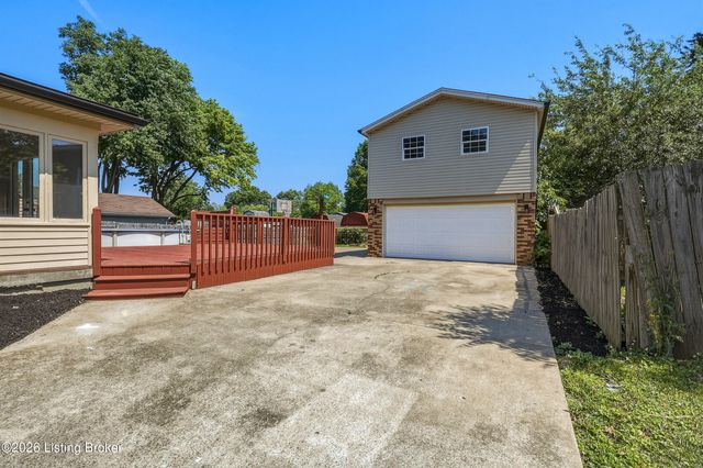 6021 Princess Way, Louisville, KY 40219