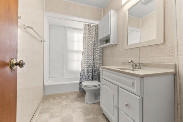 17 W COTTON STREET, Fond Du Lac, WI 54935