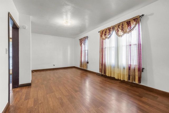 17 W COTTON STREET, Fond Du Lac, WI 54935